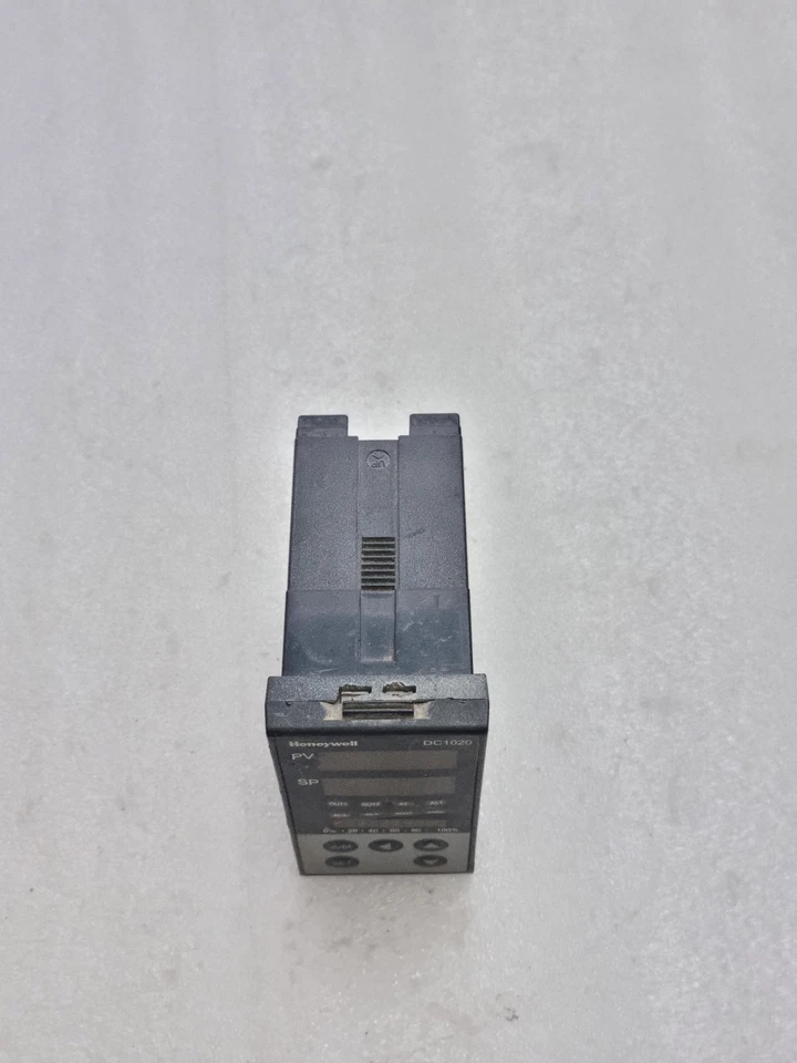 Honeywell DC1020 DC1020CT-11100B-E Temperature Controller AC85-265V (Used)